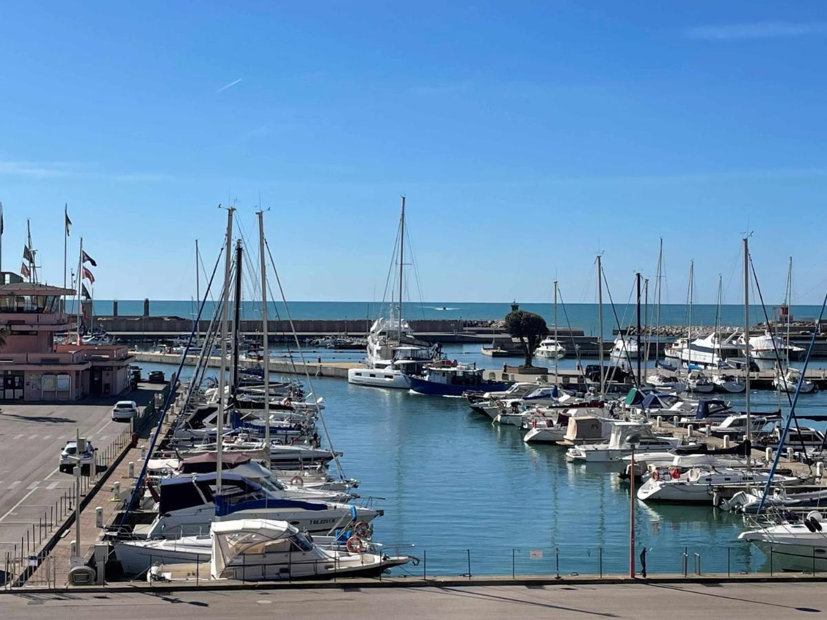 Borgo Damare Nettuno Vista Mare Appartement Buitenkant foto